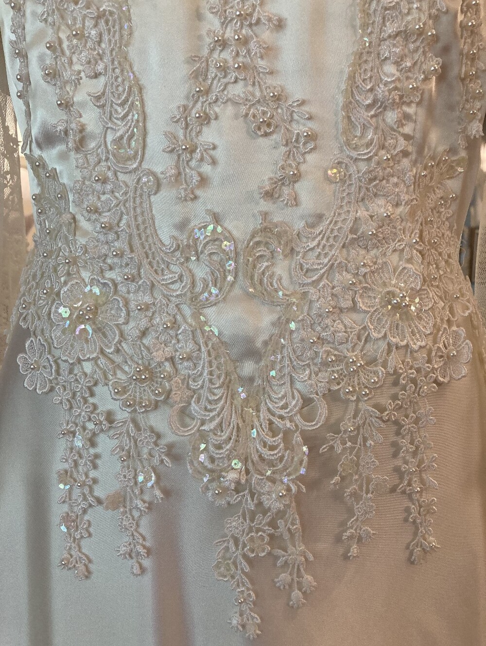 Vintage Ivory Satin and Lace Wedding Gown - Picture 13 of 16